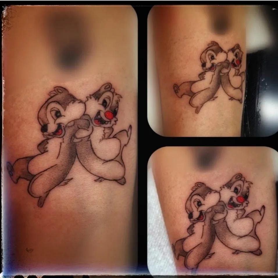 Tatuaje de ardillas Chip y Dale